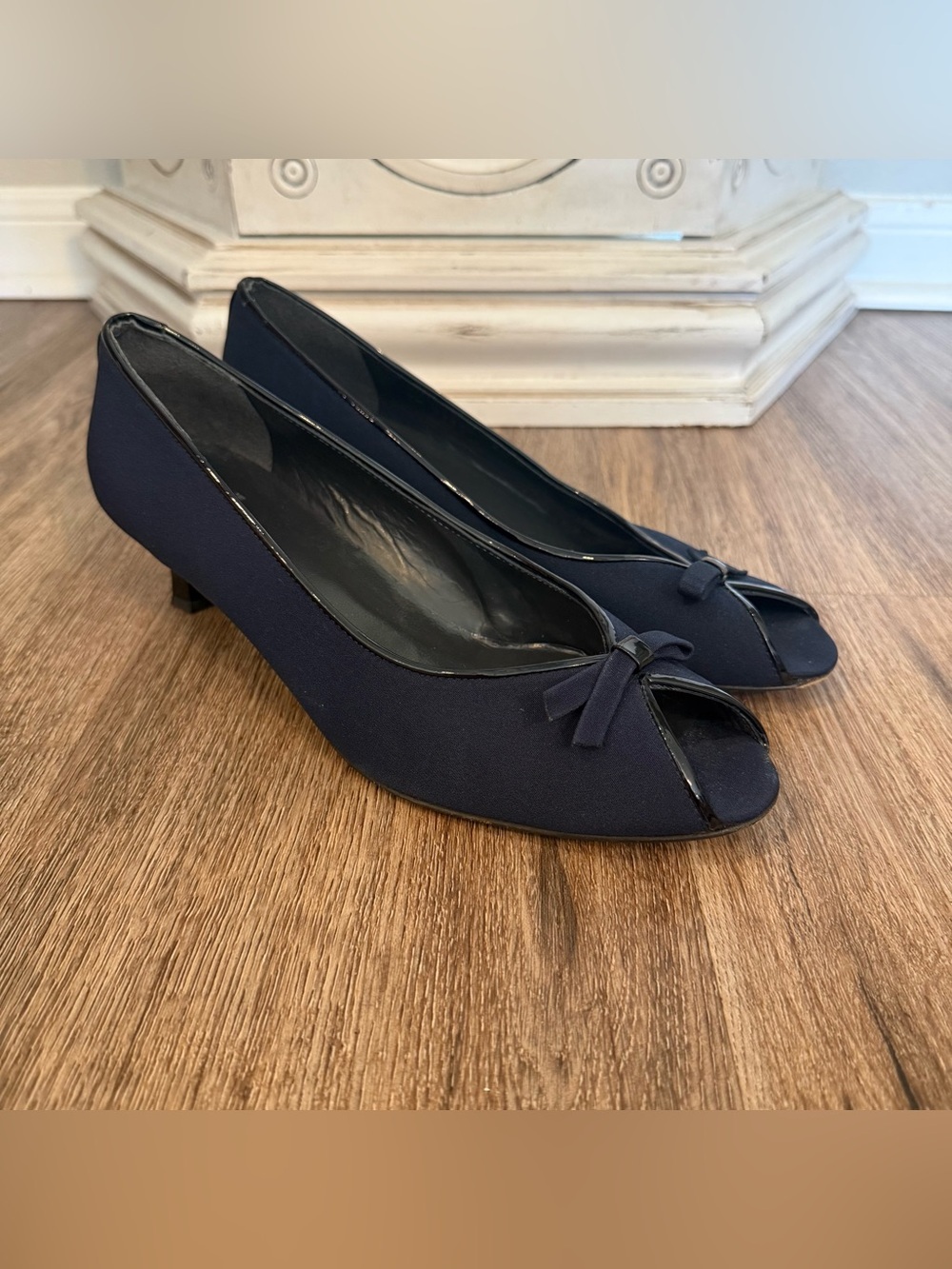 Stuart Weitzman Navy Fabric Bow Peep Toe Kitten Heel Coquette Designer Size 8.5M